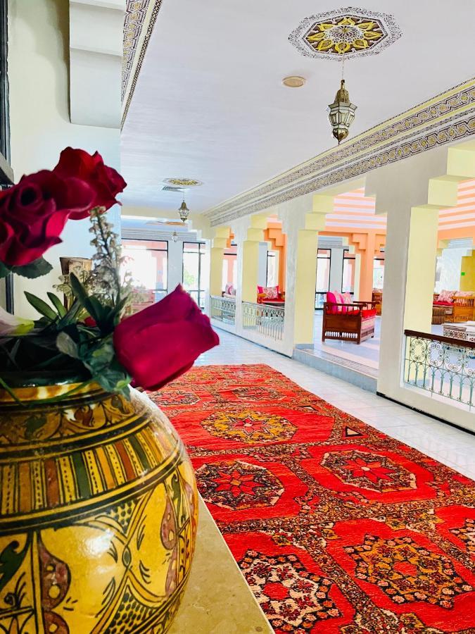 Hotel Bougafer 廷吉尔 外观 照片